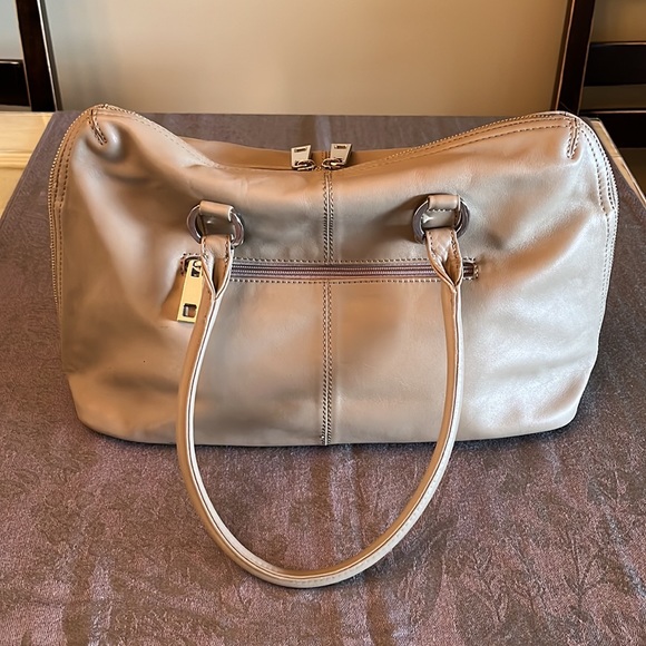 Danier leather handbag - Picture 2 of 13